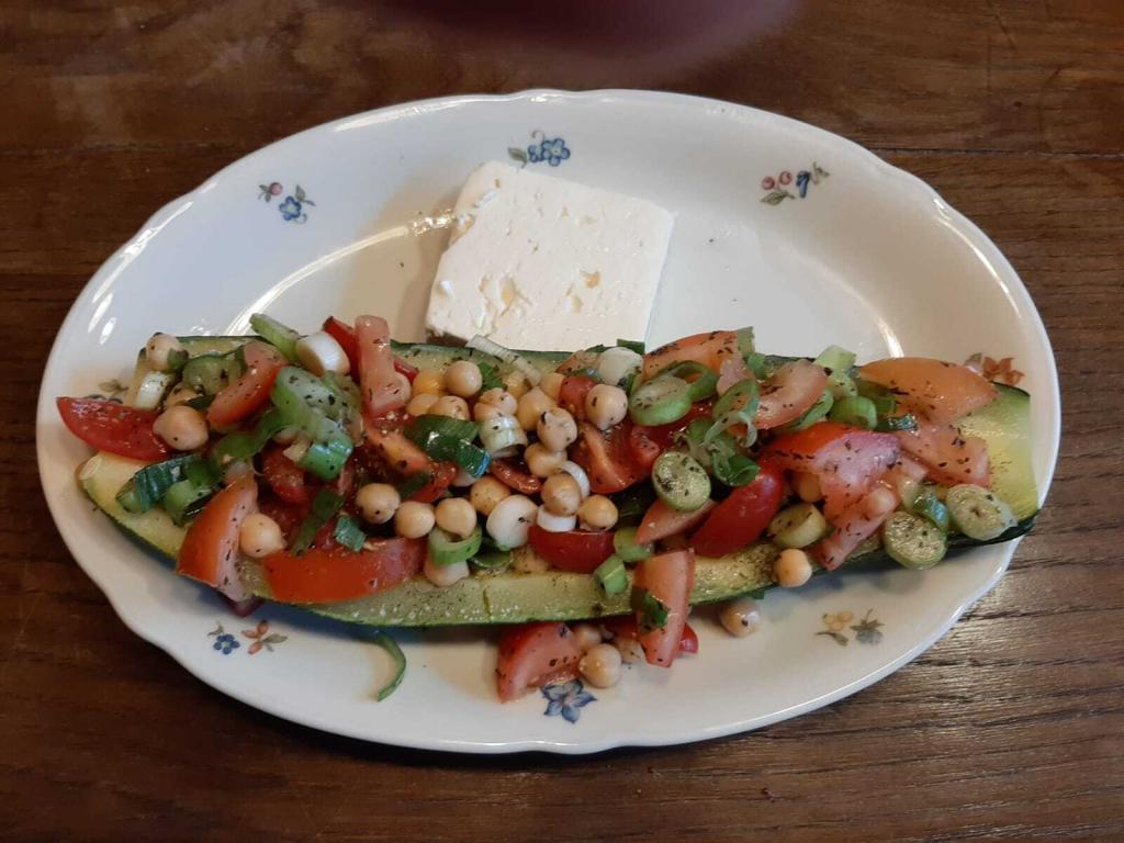 Gefüllte Zucchini (vegetarisch)